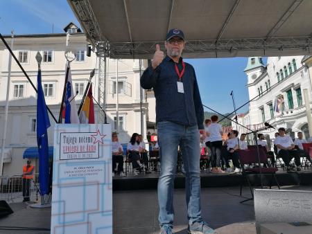 Režiser in scenarist proslave Dušan Moravec pred začetkom proslave